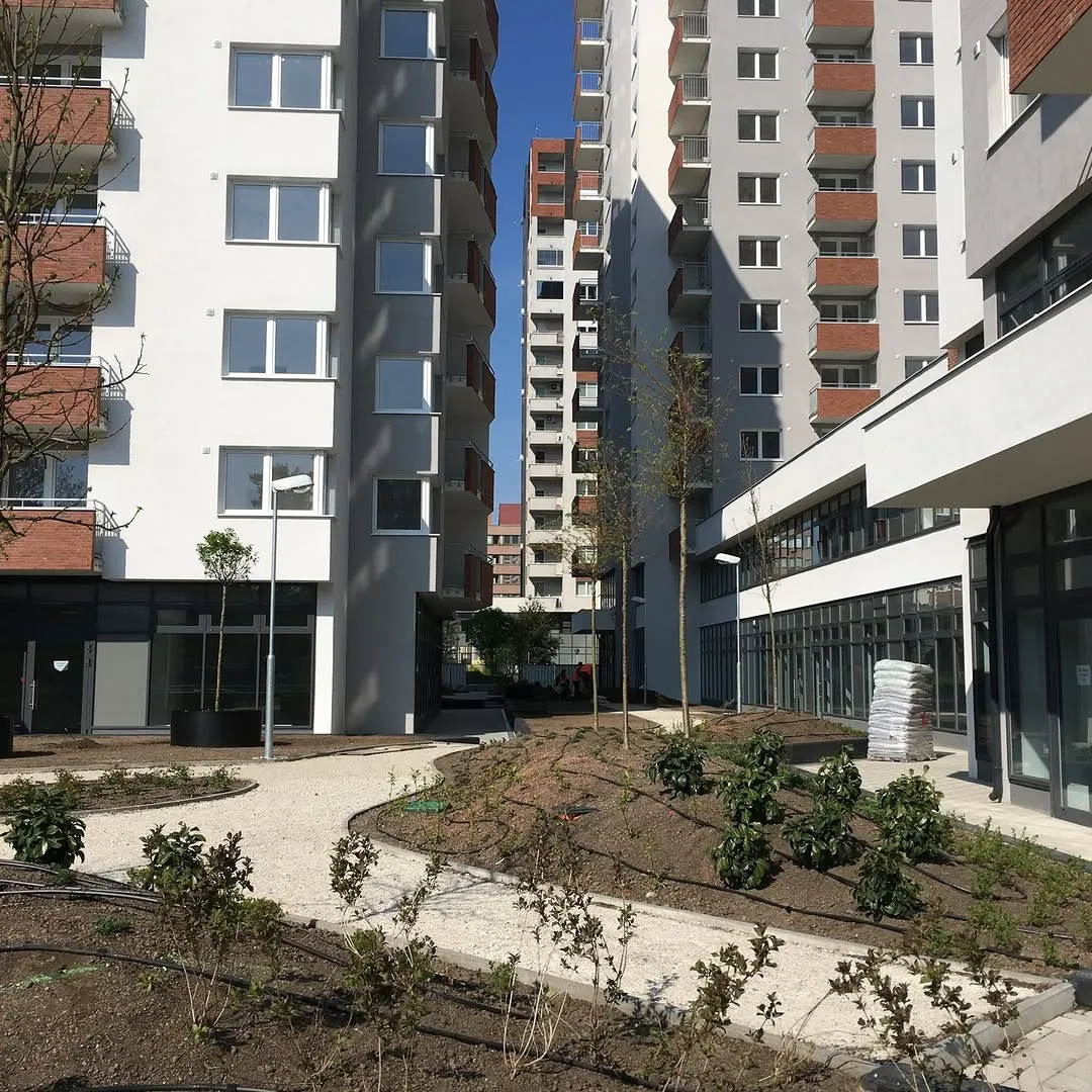 Realizácia — vnútroblokový dvor