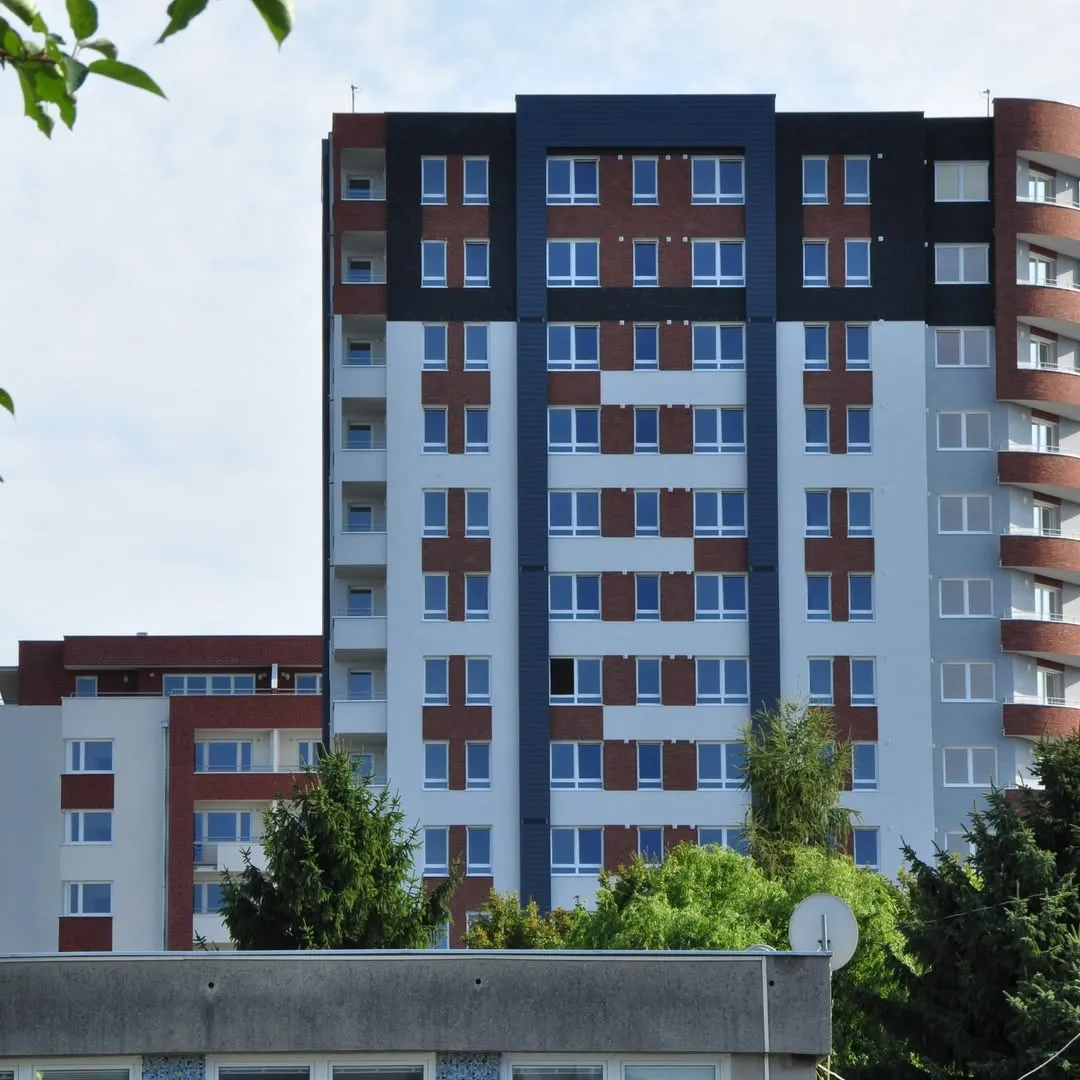 Realizácia — čelná fasáda